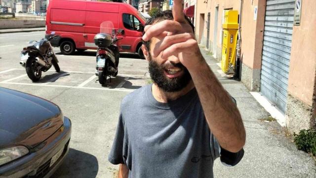 Genova, donna presa a sassate dal clochard Luca Iacobelli, l'uomo: "Le 'voci' mi dicevano di farlo"