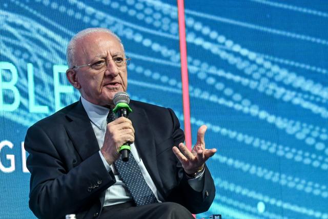 Stupro di Caivano, De Luca: &ldquo;&Egrave; l&rsquo;inferno in Terra, istituire zona di assedio militare, lo Stato non c'&egrave;&rdquo;