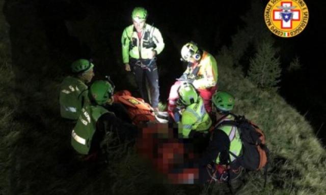 Elicottero precipitato in Valtellina, salvi i 3 feriti a bordo, uno grave: ipotesi guasto meccanico