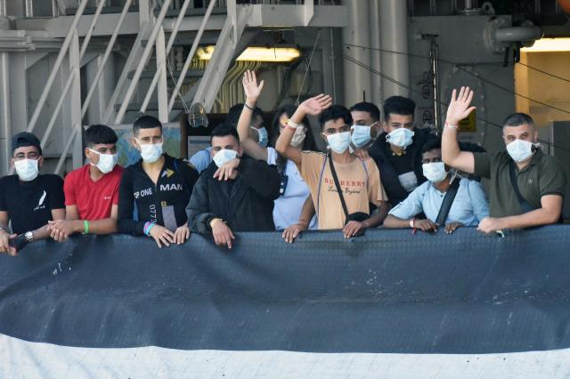 Migranti, da Germania stop all'accoglienza dall'Italia, Francia blinda i confini: "Non rispettata intesa di Dublino"