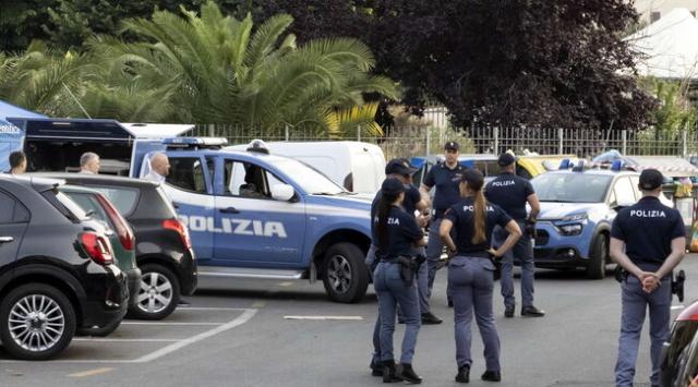 Agguato a Roma, uomo ucciso in auto a colpi di pistola, ferita la compagna: fermato il presunto killer