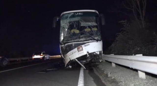 Incidente A1, scontro tra pullman carico di migranti e tir a Fiano Romano: morti 2 autisti, 25 feriti