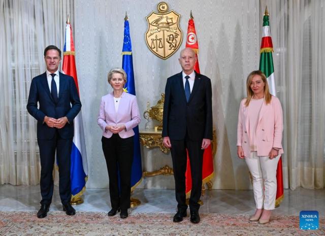 Meloni e von der Leyen a Tunisi, nota congiunta con Saied ma nessuna svolta: solo 150 milioni e resta il nodo Fmi