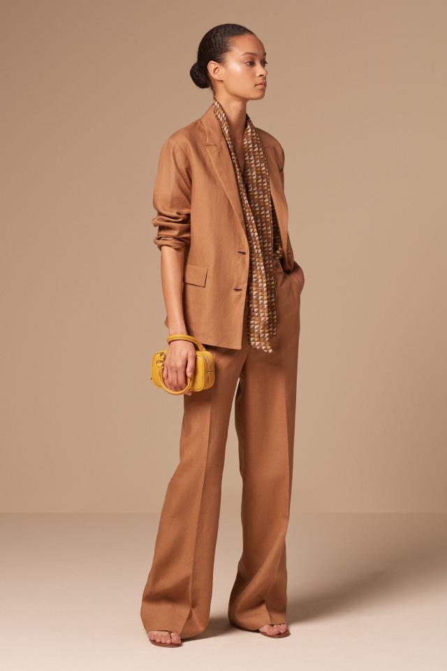 Kiton, presentata oggi la nuova collazione donna "Un'estate Italiana"