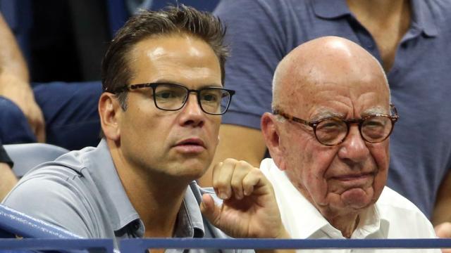 Usa, dopo 70 anni Rupert Murdoch lascia la guida di Fox e News Corp: al figlio Lachlan un impero da 16 mld di Usd