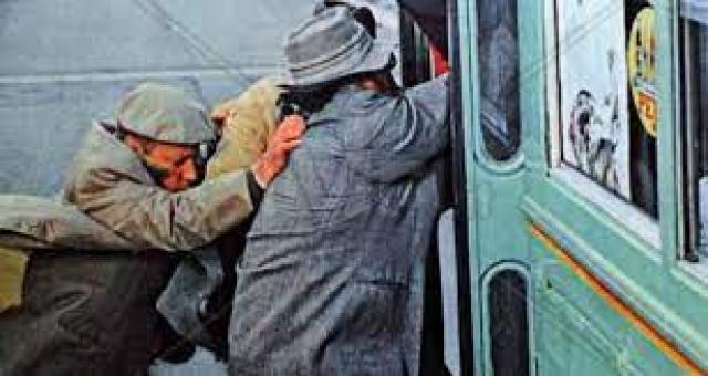 Milano, Atm e le vessazioni a Fantozzi e alla figlia Mariangela, sequestrate tessere e biglietti validi: &ldquo;Come &egrave; umano lei&rdquo;