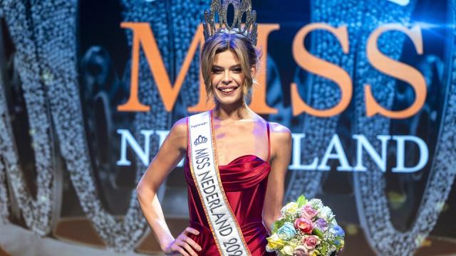 Miss Olanda 2023, la fascia alla trans Rikkie Valerie Koll&eacute;, insurrezione del web: &ldquo;Trionfo dell&rsquo;aberrazione&rdquo;