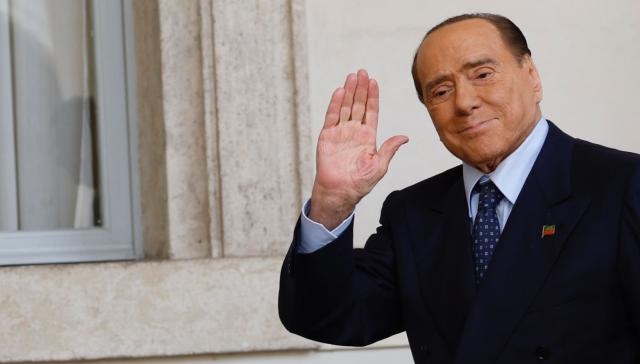 Berlusconi nel Famedio: chiesta l'iscrizione nel pantheon dei milanesi illustri