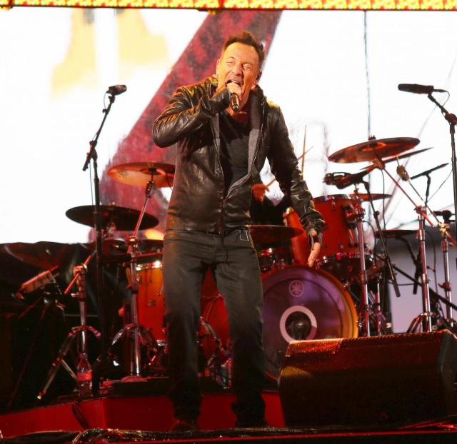 Bruce Springsteen, rinviati i concerti del tour 2023 a causa di un&rsquo;ulcera peptica: &ldquo;Ho il cuore spezzato&rdquo;