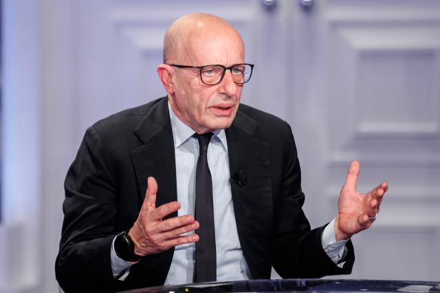 PD, Agnelli ed Elkann contro Meloni: "Mercati, allarme spread, spettro governo tecnico" invece di " Spread, Meloni meglio di Draghi"