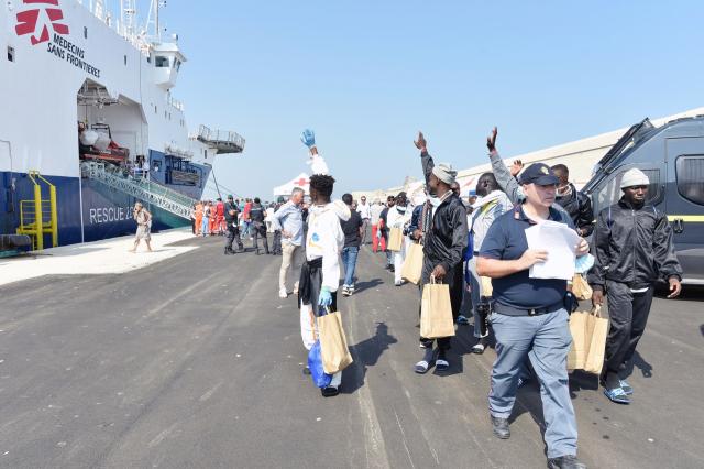 Migranti, tribunale di Catania ne libera 4 del centro di Pozzallo: "Trattenimento illegittimo", Viminale fa ricorso