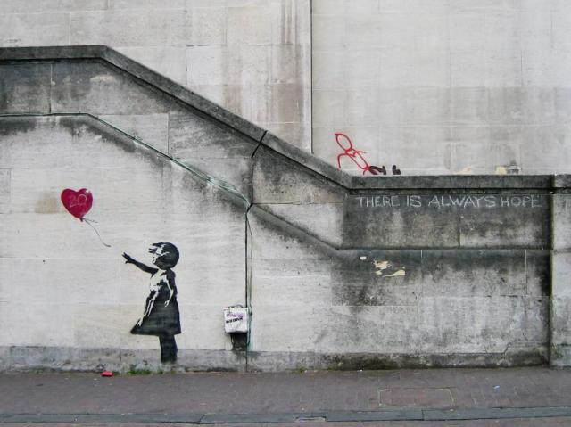 Bansky dovr&agrave; mostrare la sua identit&agrave; in tribunale poich&eacute; imputato per diffamazione