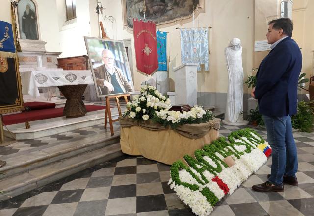 Camera Ardente Botero