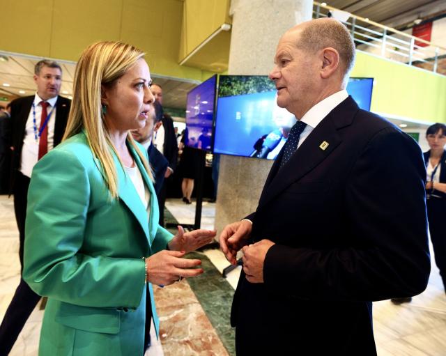 Vertice Ue a Granada, sul tavolo &ldquo;aiuti&rdquo; all&rsquo;Ucraina, ma cresce il fronte del 'no'. Meloni e Scholz: "Soddisfatti su intesa migranti"