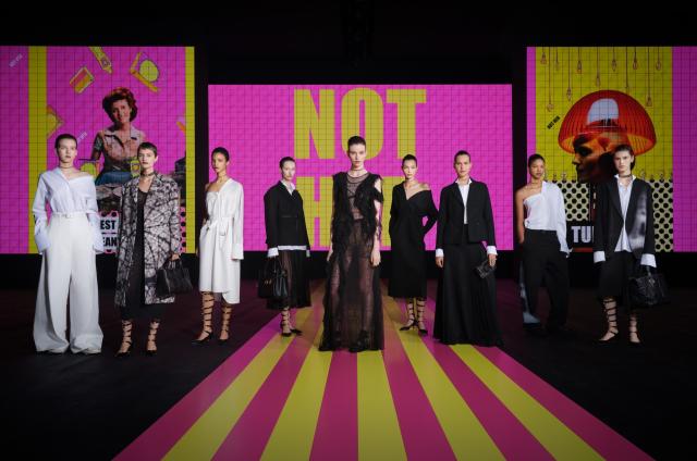 Paris Fashion Week: una moda concreta e indossabile, pur romantica e couture.