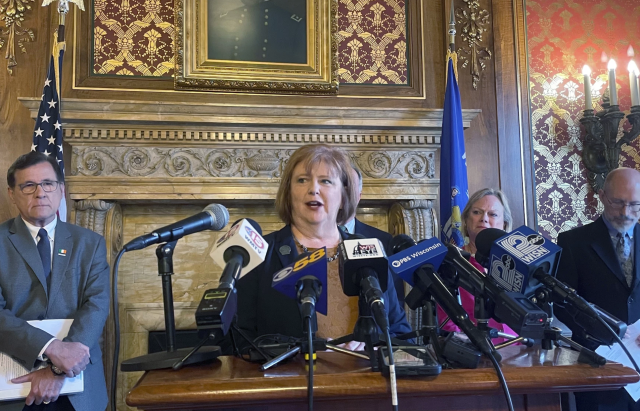 Usa, atleti transgender, stop alla partecipazione nelle gare dei college: i repubblicani approvano la legge in Wisconsin, &ldquo;veto inevitabile&rdquo;