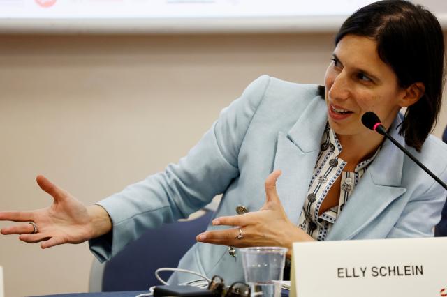 Pd, per Schlein segreteria unitaria con Provenzano e Di Biase: da pasionaria a moderata