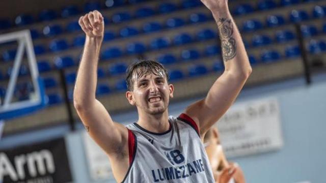 Autopsia Samuel Dilas morto per malore improvviso, confermata la trombosi: si &egrave; estesa rapidamente ovunque, cervello compreso