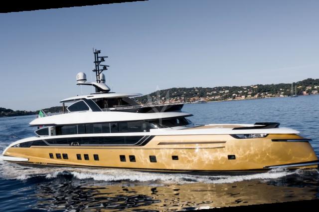 Genova, la Finanza sequestra yacht di lusso da 16 milioni di euro, "&egrave; di un faccendiere bielorusso"