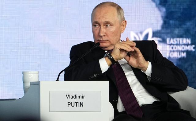 Putin ha avuto un arresto cardiaco? Il Cremlino smentisce: "Sta bene, &egrave; solo una montatura giornalistica"