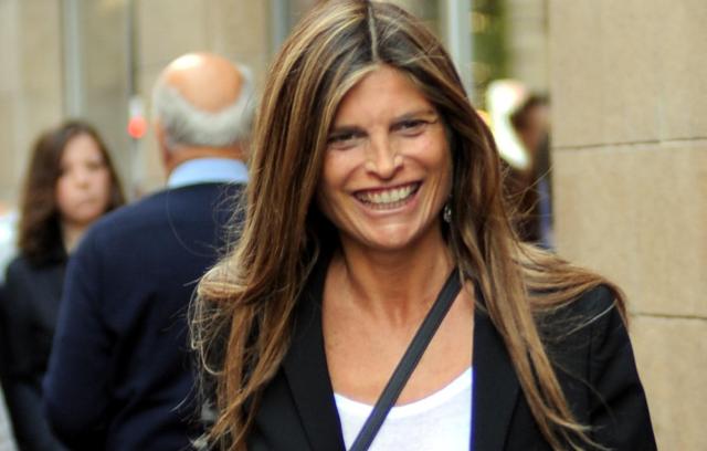 La leghista Laura Ravetto lancia una raccolta fondi per passare una giornata con lei