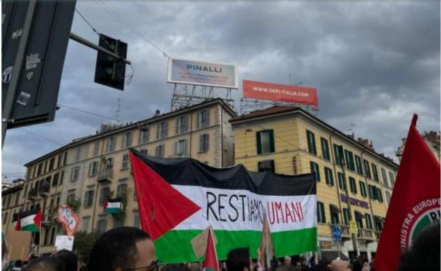 Manifestazione Milano 4 novembre, il corteo pro-Palestina: "Fermate il genocidio", Lega: "Fascisti"