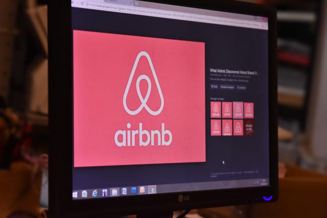 Airbnb, ipotesi estensione inchiesta ad altri due anni, verifica fiscale iniziata a maggio 2022, 4mld di incassi annui. Crollo prenotazioni nel weekend
