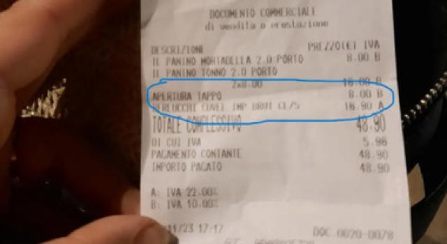 Palermo, scontrino in enoteca con apertura del tappo a 8 euro