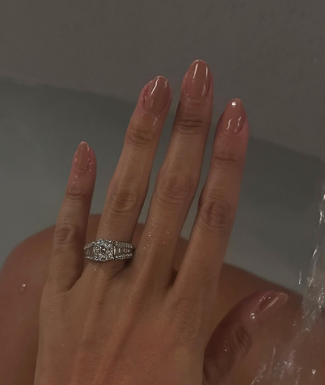 Belen Rodriguez si sposa? La "proposta di matrimonio" alle Maldive, su Instagram spunta l'anello&nbsp;con&nbsp;il&nbsp;"s&igrave;"