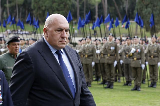 Crosetto pronto alla riforma delle forze armate: "Creare riserva militare attivabile in caso di necessit&agrave; di guerra tipo quella in Ucraina"