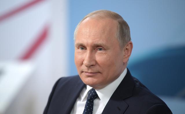 Elezioni presidenziali Russia 2024, Putin &egrave; morto? Peskov apre ad un nuovo presidente: &ldquo;Sar&agrave; uguale a Putin&rdquo;. L'ex direttore Fsb Patrushev parla dello "zar" al passato: "&Egrave;  stato un grande leader"