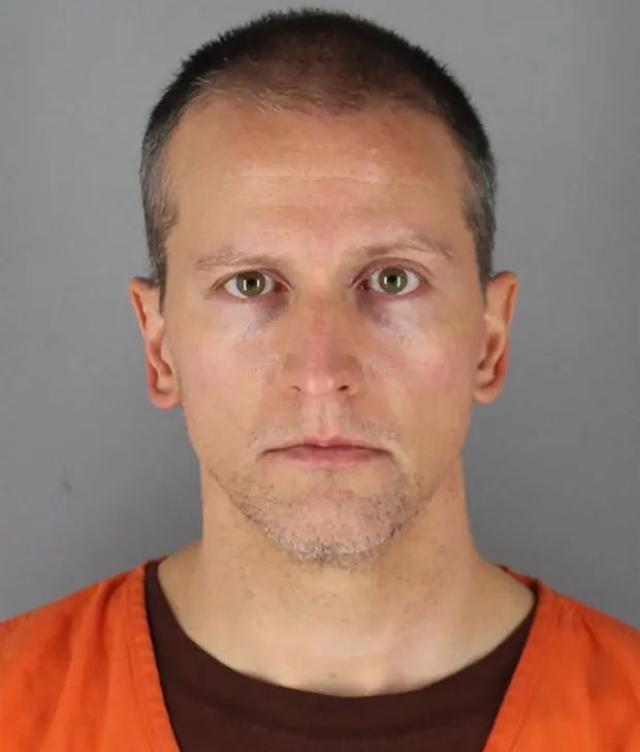 Usa, accoltellato in carcere l'agente della polizia accusato della morte di George Floyd: Derek Chauvin &egrave; in gravi condizioni