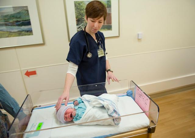 Polmonite dei bambini, dopo la Cina anche in Francia salgono i casi: +44% tra 0 e 2 anni e +23% tra i 2 e 14 nelle ultime settimane