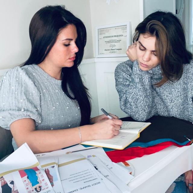 Armocromia, il colori giusti per migliorare l&rsquo;autostima e la sicurezza in se stessi. Un fenomeno in ascesa entrato a pieno titolo nella societ&agrave; dell&rsquo;immagine 