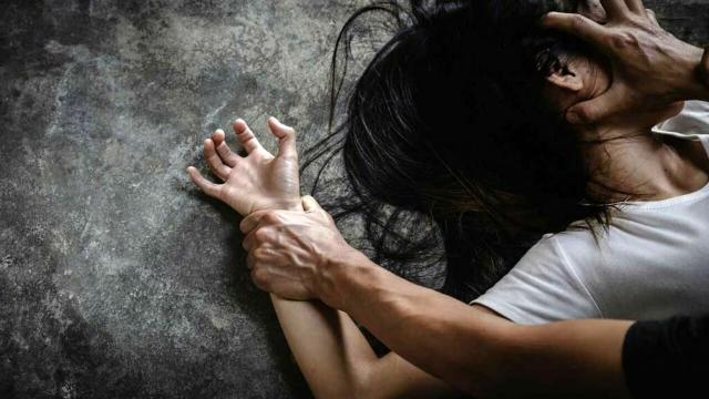 Chi &egrave; la ragazza di 17 anni violentata e segregata per 2 anni in un maneggio a Cesano, chiusa in una stanza, calci allo stomaco e sigarette spente sulle gambe