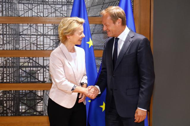 Donald Tusk, chi &egrave; il nuovo premier della Polonia, leader di Piattaforma civica, europeista e pro armi ucraina che fa gongolare von der Leyen