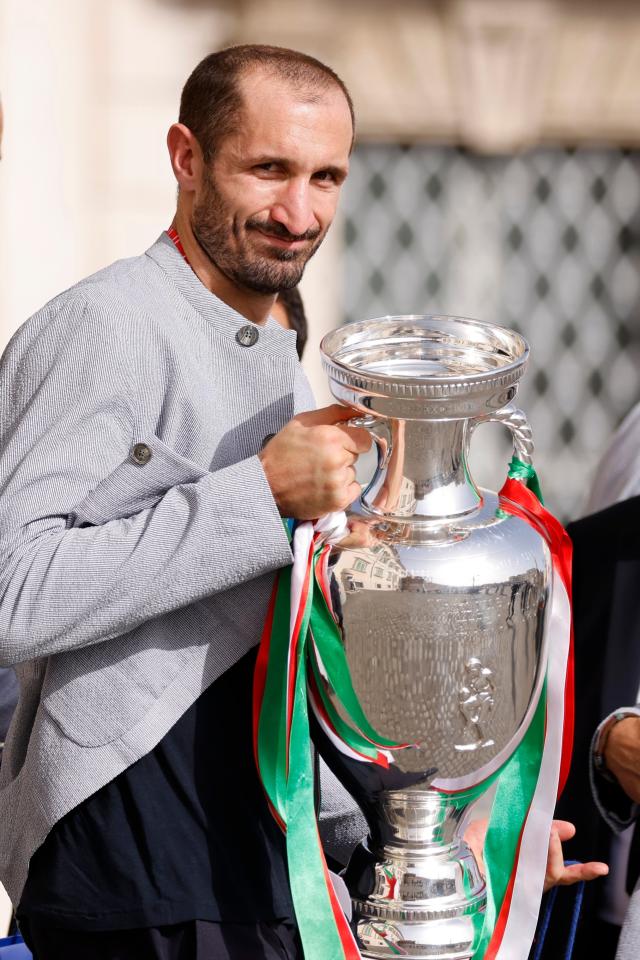 Chiellini, ritiro dal calcio giocato a 39 anni per l&rsquo;ex difensore della Juventus: per lui pronto un ruolo in dirigenza