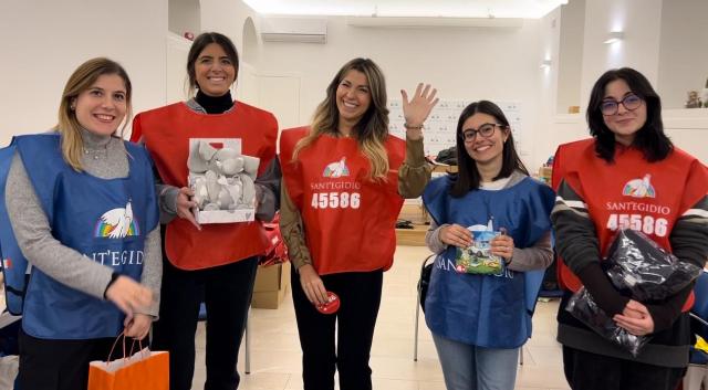 SOLIDARIETA', CLAUDIA CONTE E MAX GIUSTI SOSTENGONO COMUNITA DI SANT'EGIDIO: A NATALE VIVERI E RACCOLTA FONDI PER I PI&Ugrave; POVERI