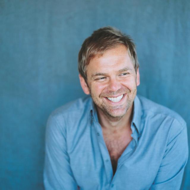 Bill Granger, morto a 54 anni per un tumore fulminante lo chef padre dell'avocado toast. Sar&agrave; ricordato come il "Re della Colazione"