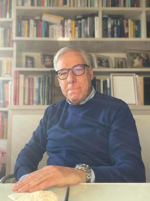 Covid, Giorgio Del Ghingaro: "Nonostante le 5 dosi di vaccino &egrave; la terza volta che lo prendo", ironia sul web: "&Egrave; la sesta quella che funziona!"