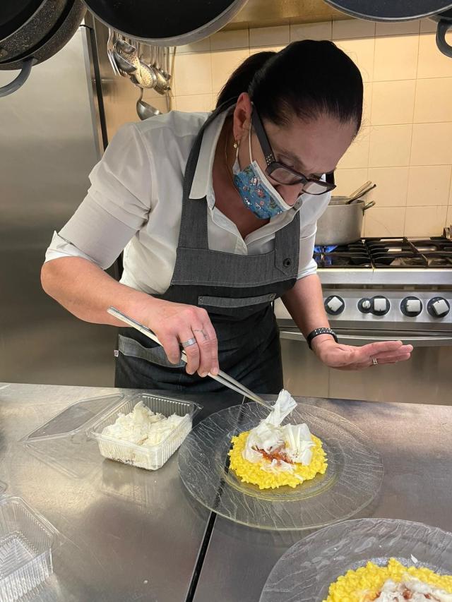 Giovanna Pedretti, trovata morta la titolare della pizzeria Le Vignole, criticata per la recensione a difesa di disabili e gay