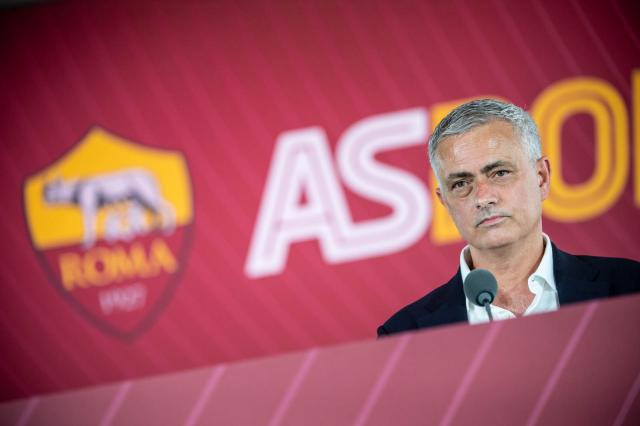 Roma, Jose Mourinho esonerato, lo Special One non &egrave; pi&ugrave; l'allenatore dei giallorossi, i Friedkin: "Serve cambiamento immediato"