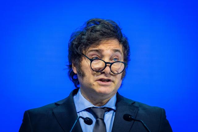 Milei al WEF: "Viva la libert&agrave;, ca**o!" L&rsquo;incredibile lectio magistralis del presidente argentino al Forum