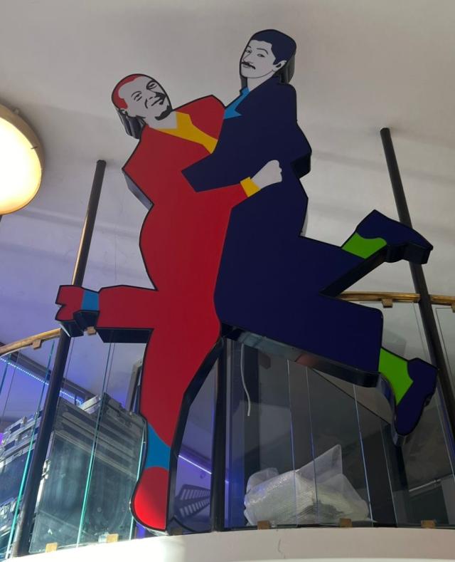 Sanremo, tolta la statua di Domenico Modugno per far posto a Fiorello (e Amadeus) - ESCLUSIVA