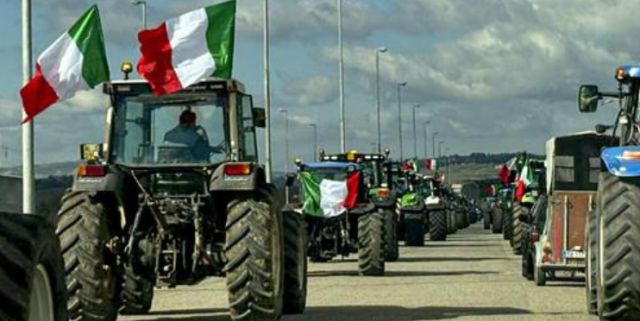 Protesta agricoltori, a Catanzaro morto 56enne per malore improvviso in auto bloccata in coda per la manifestazione
