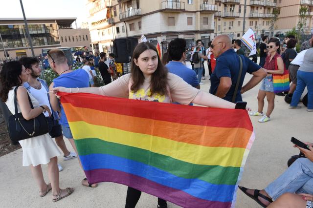 Grecia verso legalizzazione matrimonio gay, Chiesa greco-ortodossa: "Contrari, viene meno benessere e giusta educazione"