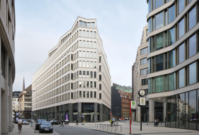 Germania, scoppiata "bolla immobiliare": "prezzi alloggi crollati del 12,1% negli ultimi 3 mesi 2023"; le cause: smart working e aumento tassi interesse