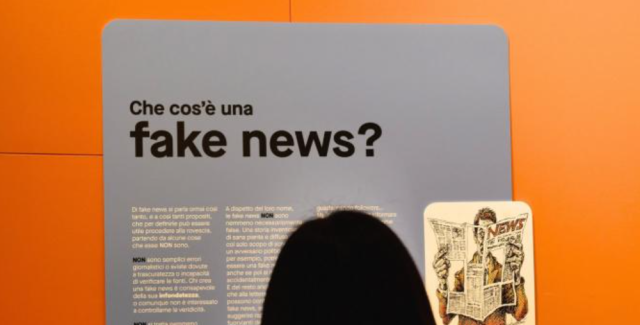 Unimi, mostra su "complottismo e fake news" presentata da studenti di Filosofia: ora la "patria del libero pensiero" incentiva la censura