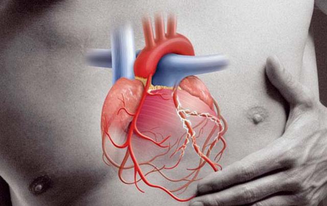 Vaccino Covid, pericarditi, miocarditi: correlazione con l'inoculazione del siero, innesco malattia anche dopo anni