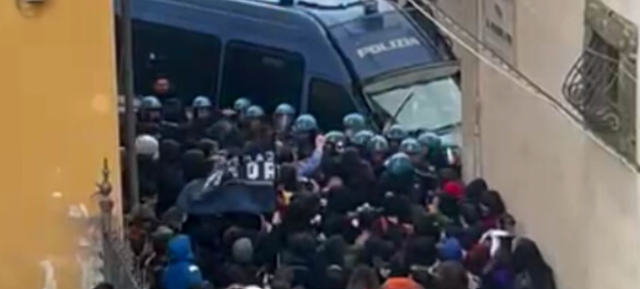 Corteo pro-Palestina a Pisa e Firenze, cariche della polizia coi manganelli, 18 studenti feriti, 10 minorenni. Rettore:" Profondo sconcerto"